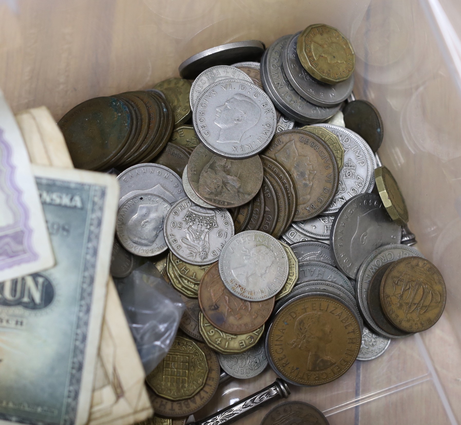 A group of UK coins including a William IV halfcrown, 1836, about VF, a GIII halfcrown, 1814, F, three propelling pencils, commemorative medals, etc.